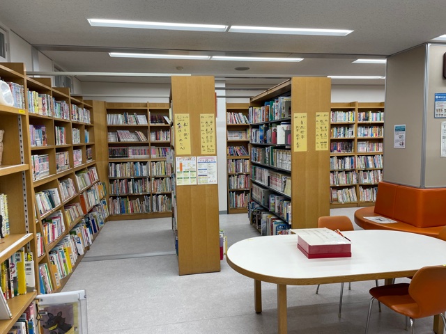 大池分室書架の画像
